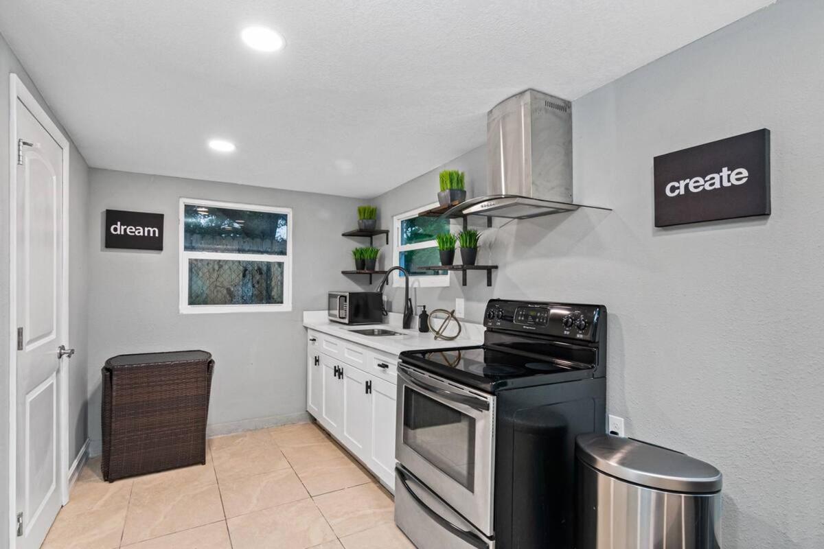 Appartamento Modern House In Clearwater With Access To A Shared Swimming Pool Safety Harbor Esterno foto